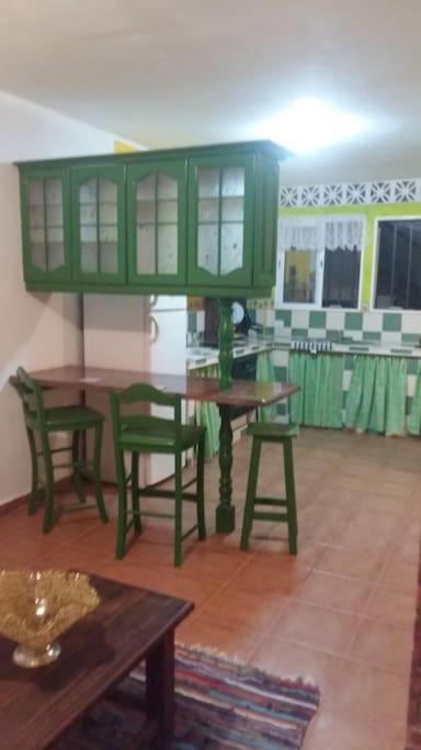 Habitacion En Un Bajo 2 Camas Individual Casa Compartida Abades  Eksteriør bilde