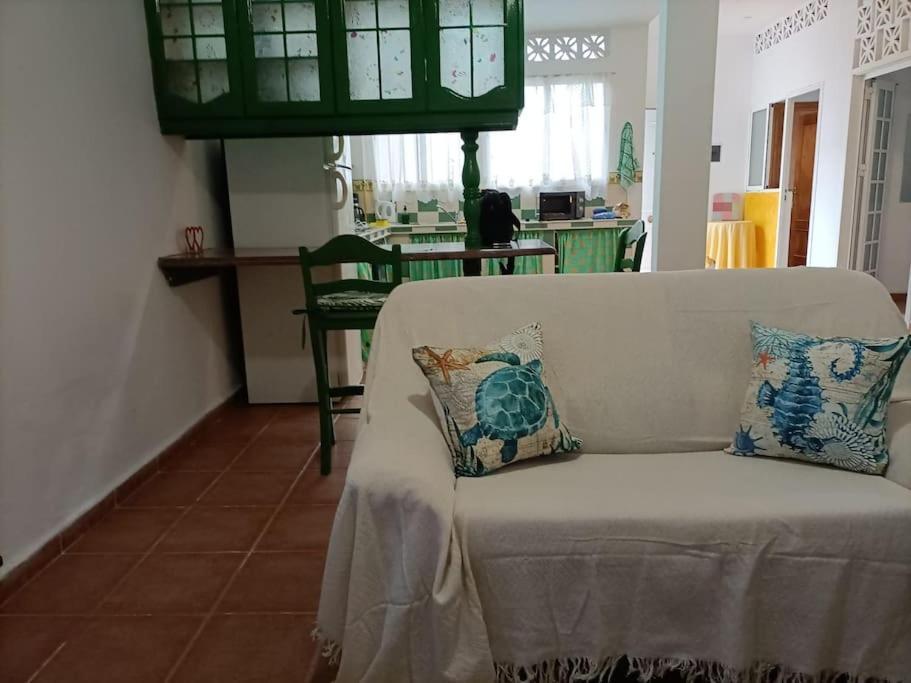 Habitacion En Un Bajo 2 Camas Individual Casa Compartida Abades  Eksteriør bilde