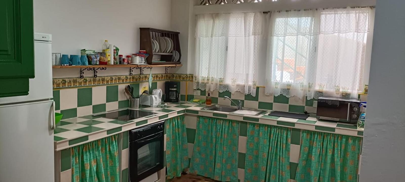 Habitacion En Un Bajo 2 Camas Individual Casa Compartida Abades  Eksteriør bilde